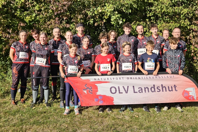 Das erfolgreiche OLV-Aufgebot bei den BayM Staffel-OL in Neumarkt.