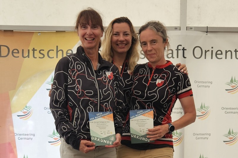 Das Landshuter D130-Team Jana Ropertz, Oleksandra Parkhomenko und Galyna Petrenko (v.l.) freute sich nach dem Staffel-Malheur über Rang zwei in der Mannschaft.
