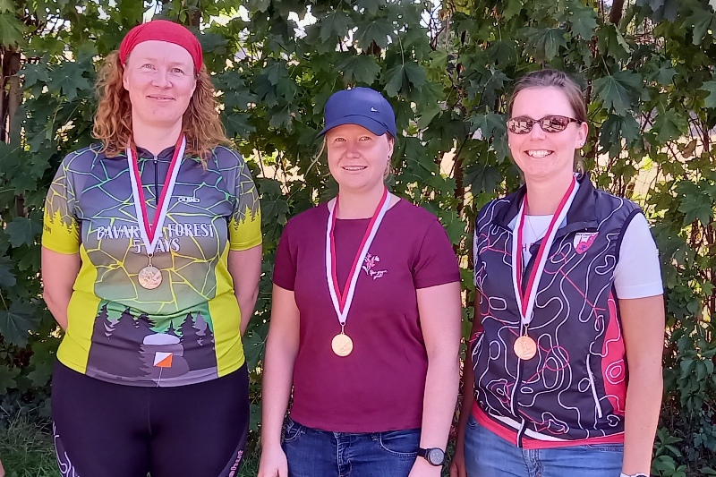 Das Gaumeisterschafts-Podium in D 19 mit (v.l.) Janet Marquardt (2.), Verena Glatz (1.) und Carina Schorr (3.)