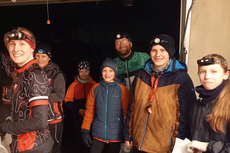 Trotz des widrigen Wetters waren die Teilnehmer beim Nacht-OL guter Dinge.