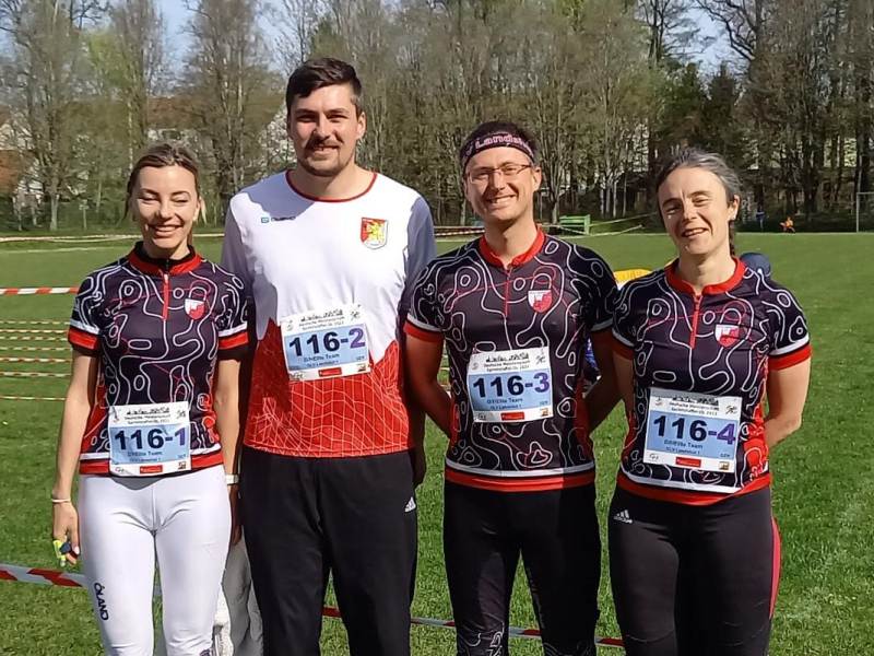 Das OLV-Eliteteam in der Sprintstaffel mit Oleksandra Parkhomenko, Gastläufer Oliver Holstein, Ralph Körner und Galyna Petrenko (v.l.).