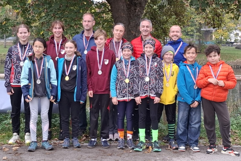 Die Medaillengewinnerinnen und Medaillengewinner der 22. offenen Landshuter Stadtmeisterschaften im Orientierungslauf.